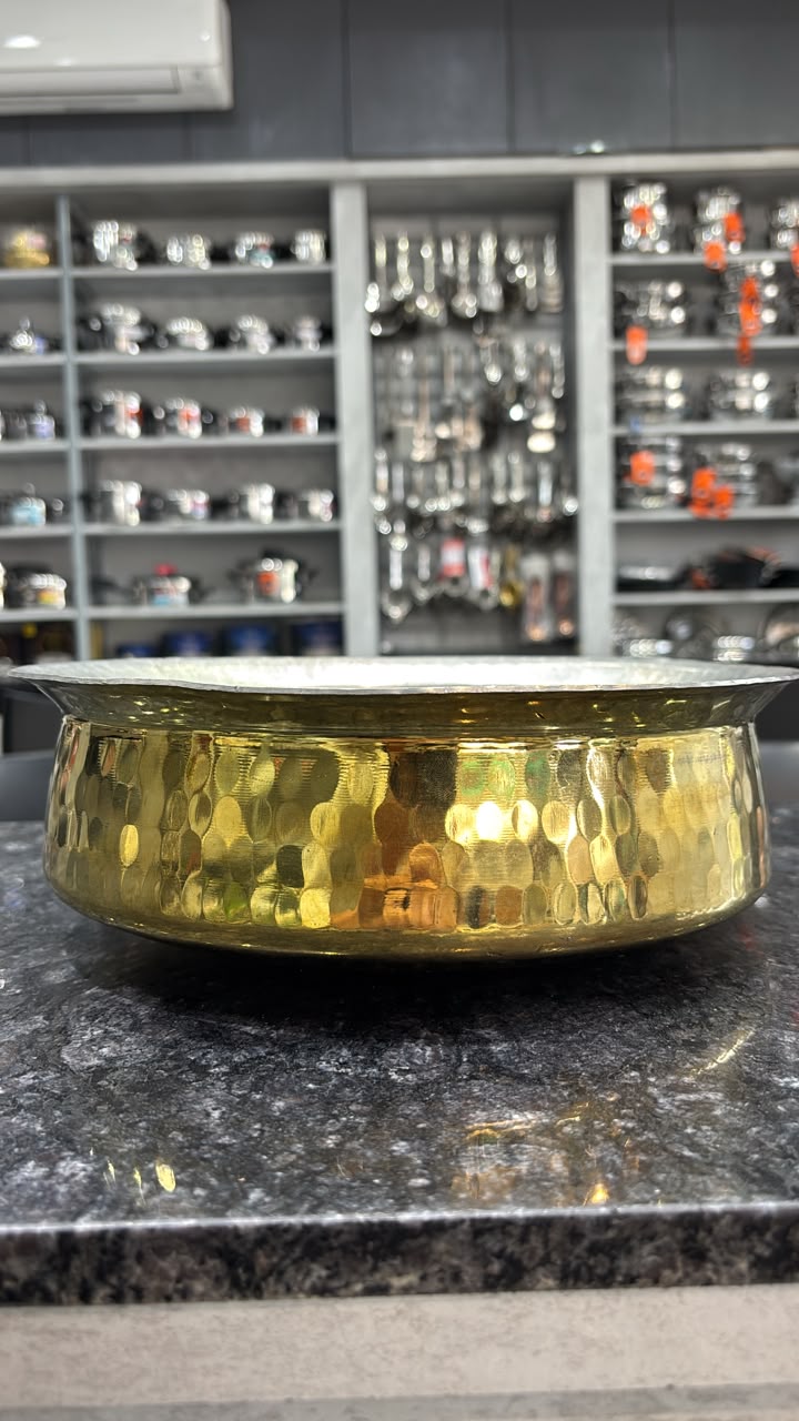 Brass Lagan Capacity 8.5 Liters