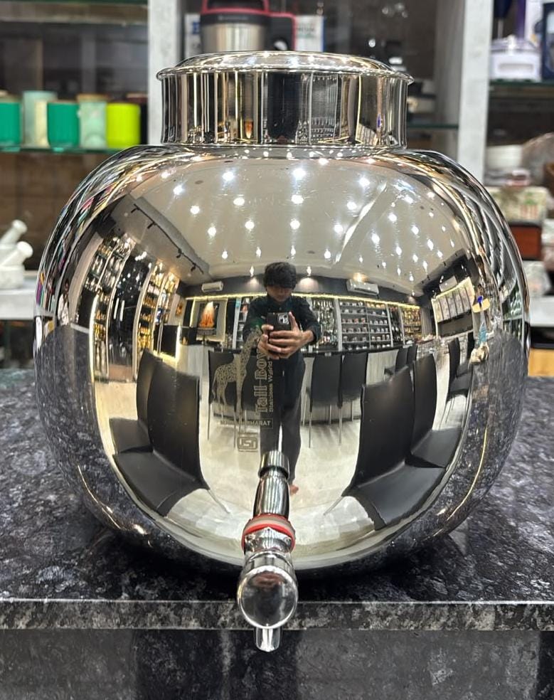 Stainless Steel Round Shaped Water Tank 10 Liters with Tap.
